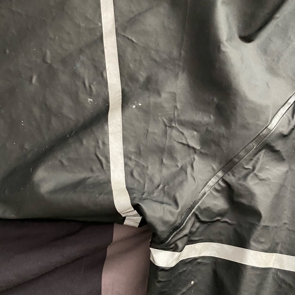 Windbreaker - Picture 4 of 4